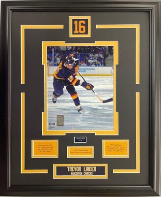 TREVOR LINDEN - LIMITED EDITION 16X20 FRAME #/20 VANCOUVER CANUCKS