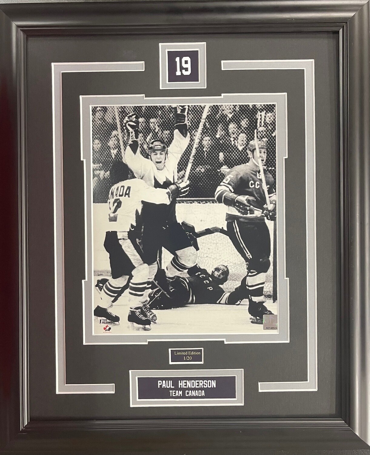 PAUL HENDERSON - TEAM CANADA LIMITED EDITION #/20 13X16 FRAME