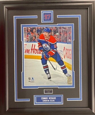 CONNOR MCDAVID - EDMONTON OILERS LIMITED EDITION #/20 13X16 FRAME