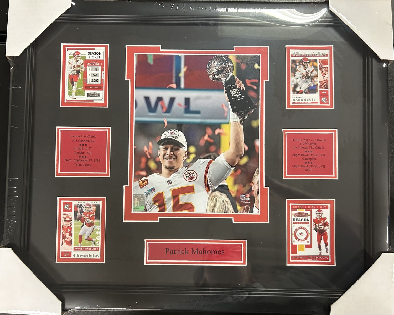 PATRICK MAHOMES 8X10 PHOTO 16X20 FRAME - KANSAS CITY CHIEFS