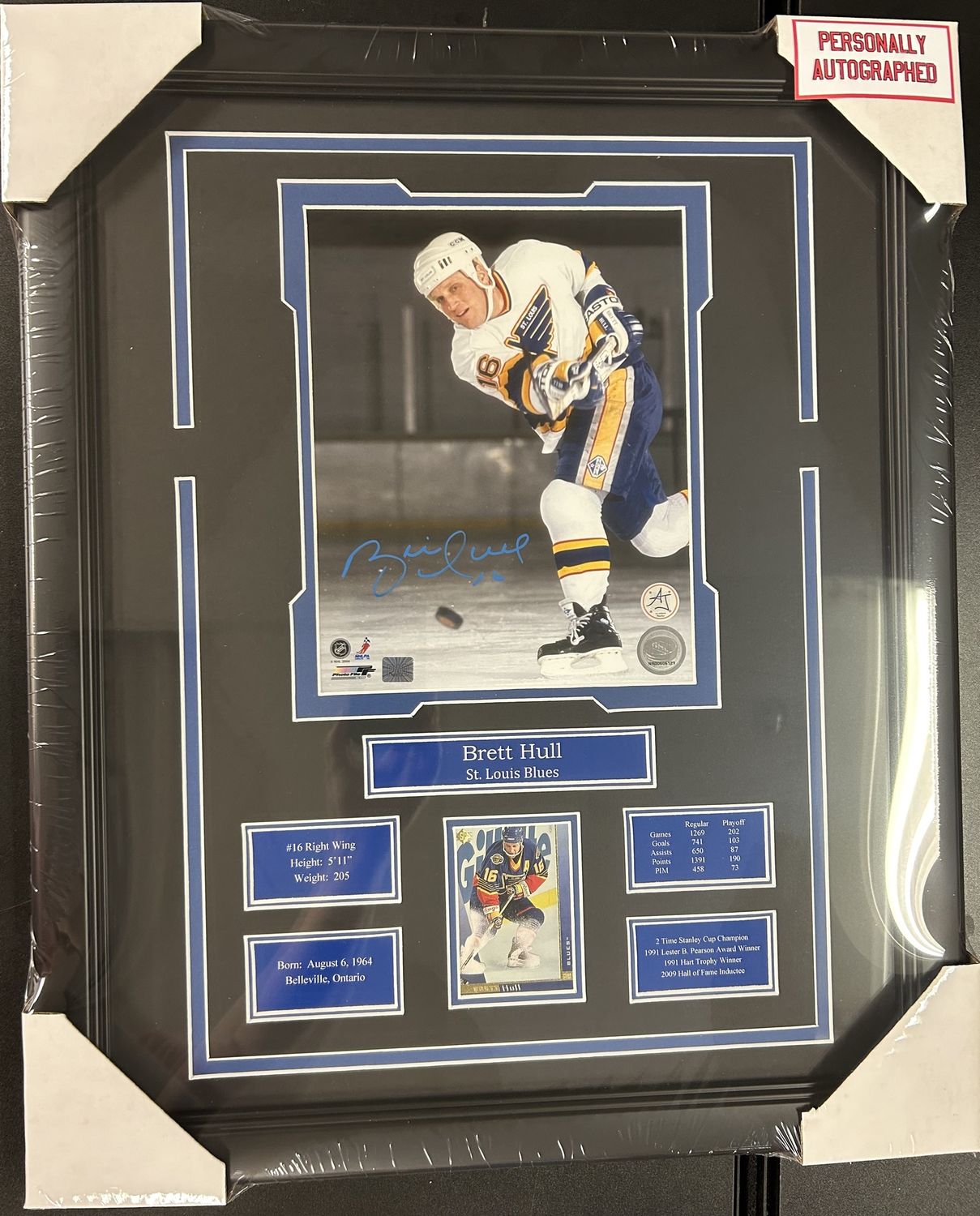 BRETT HULL AUTOGRAPHED ST LOUIS BLUES - 16X20 FRAME