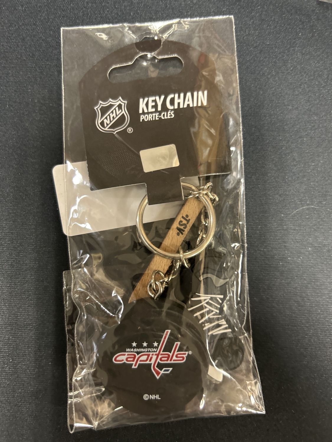 KEYCHAIN STICK PUCK SKATE, Team: WASHINGTON CAPITALS