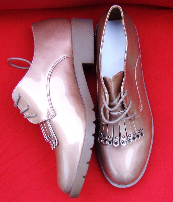 Gold wetlook frills brogues
