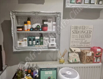 LISA    Beauty Product Display – ORNATE Medium Landscape