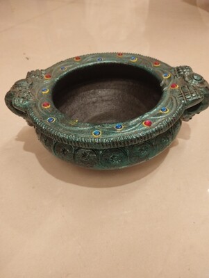 Vastu Pot Medium