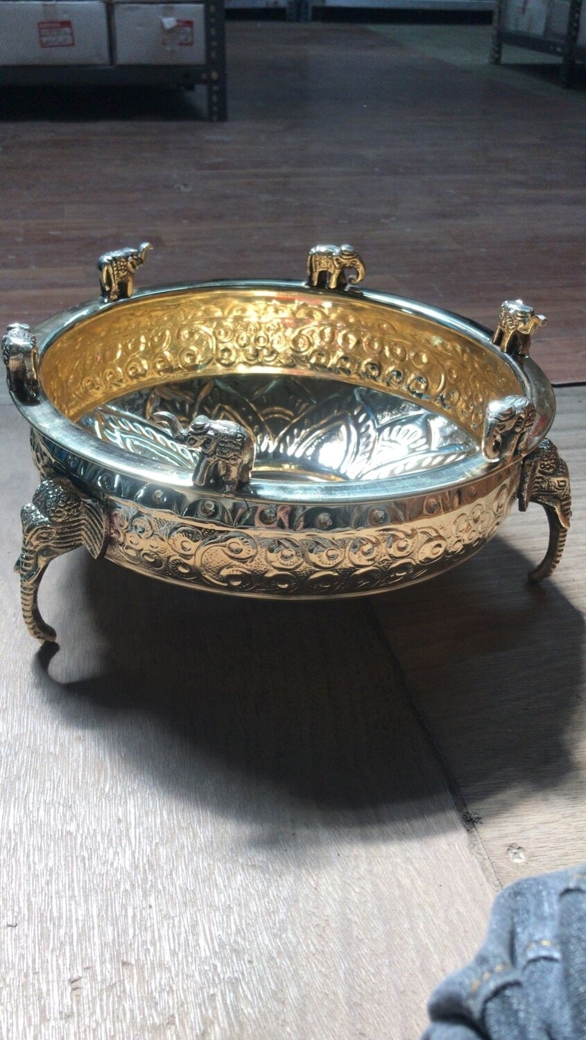 Brass Elephant urli size 10