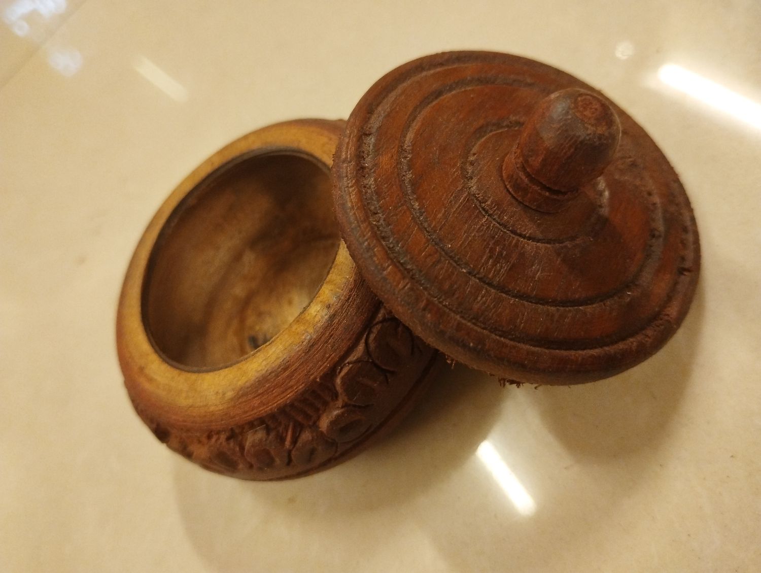 Wooden kunkuma simili