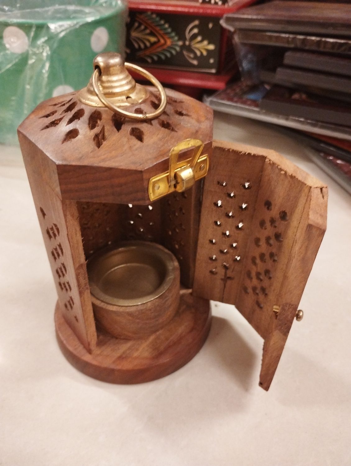 Wooden hanging doop box