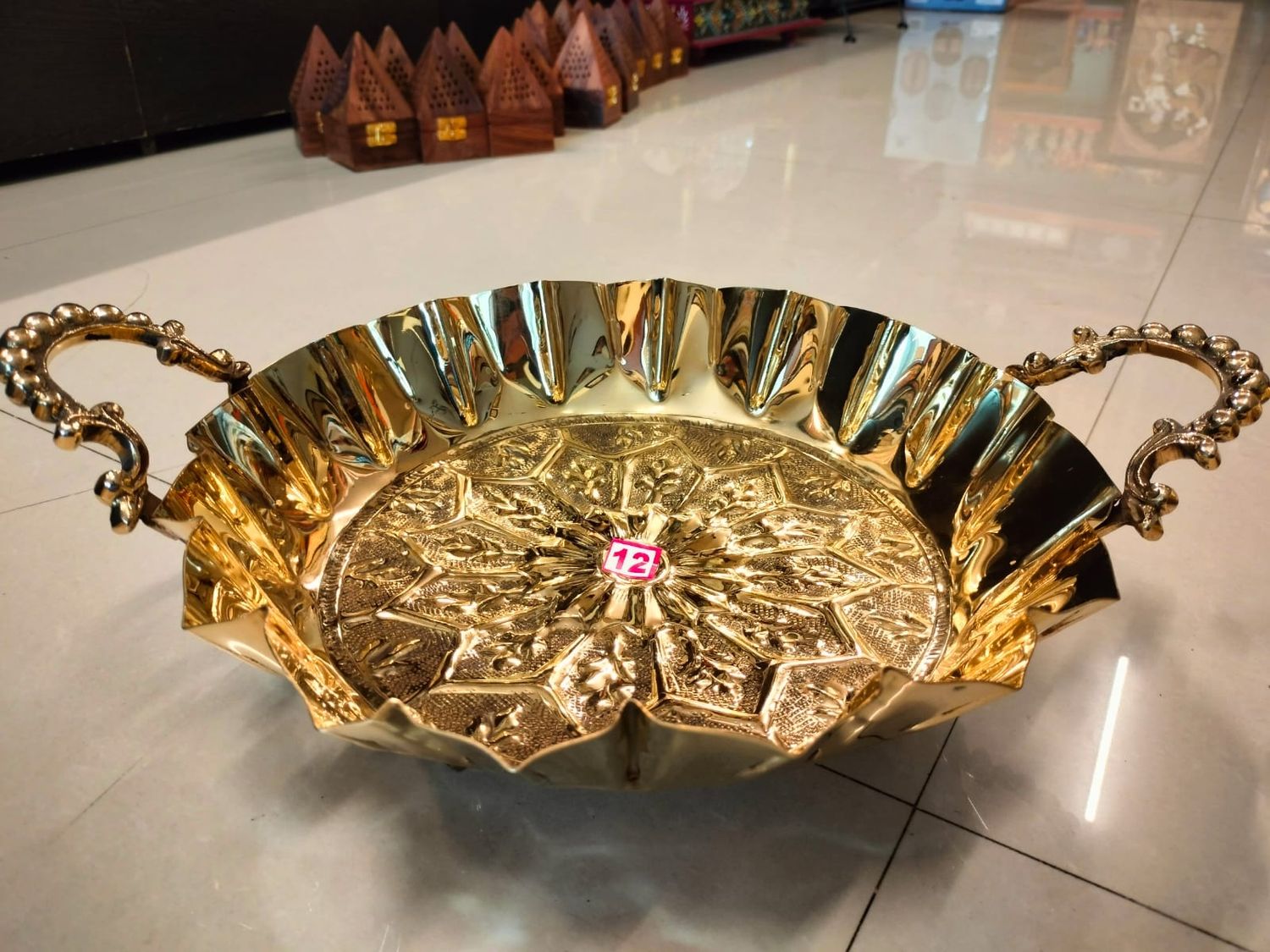 Brass flower uruli