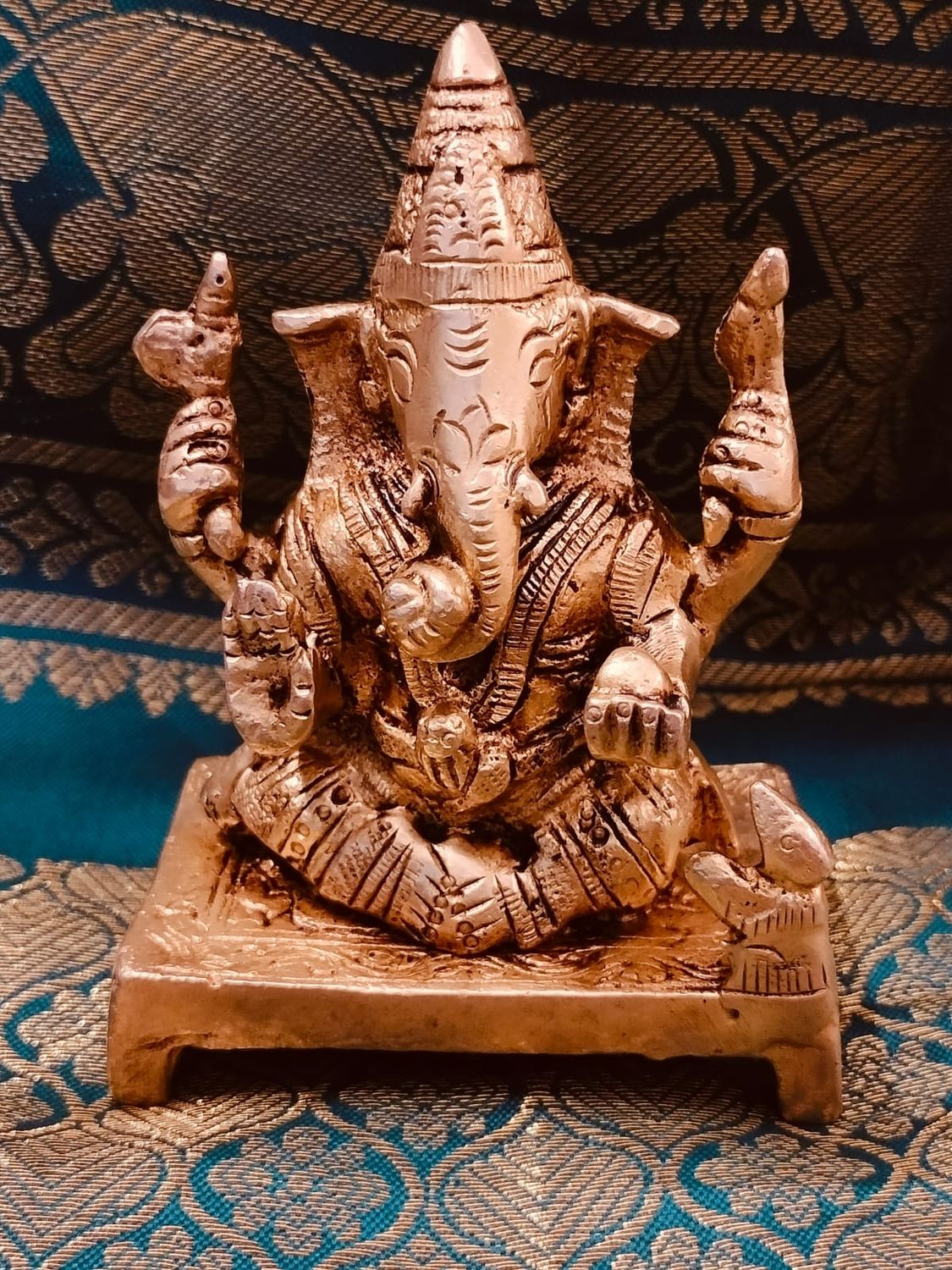 Brass vinayagar idol
