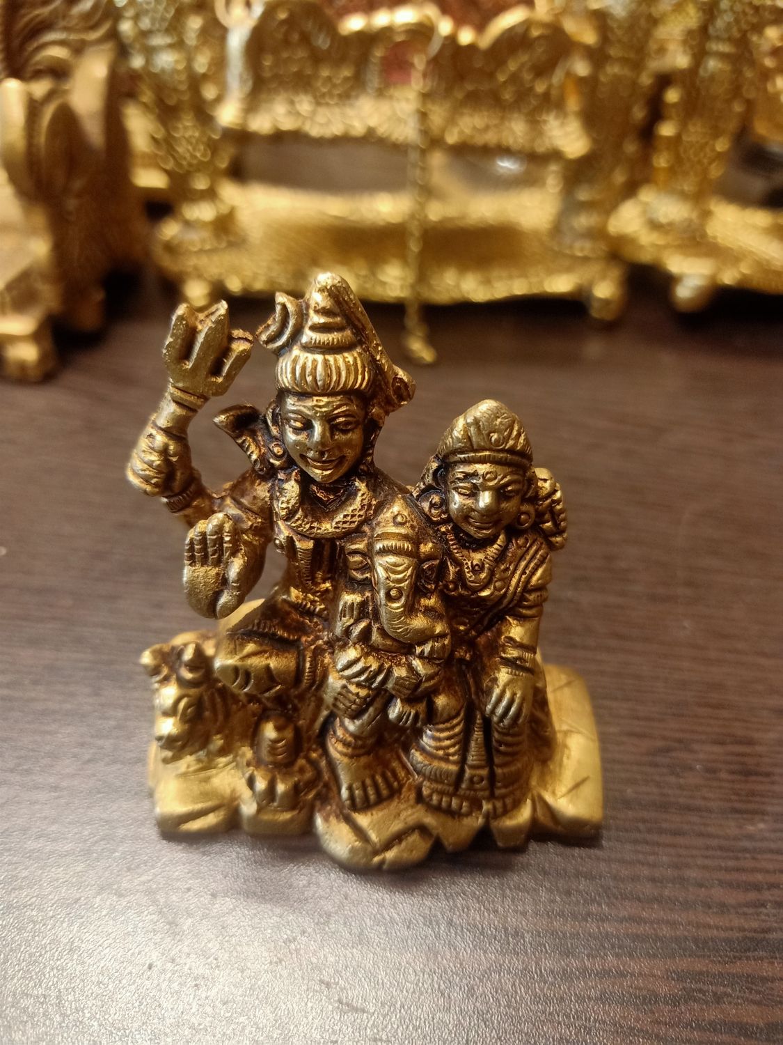 Brass shiv family