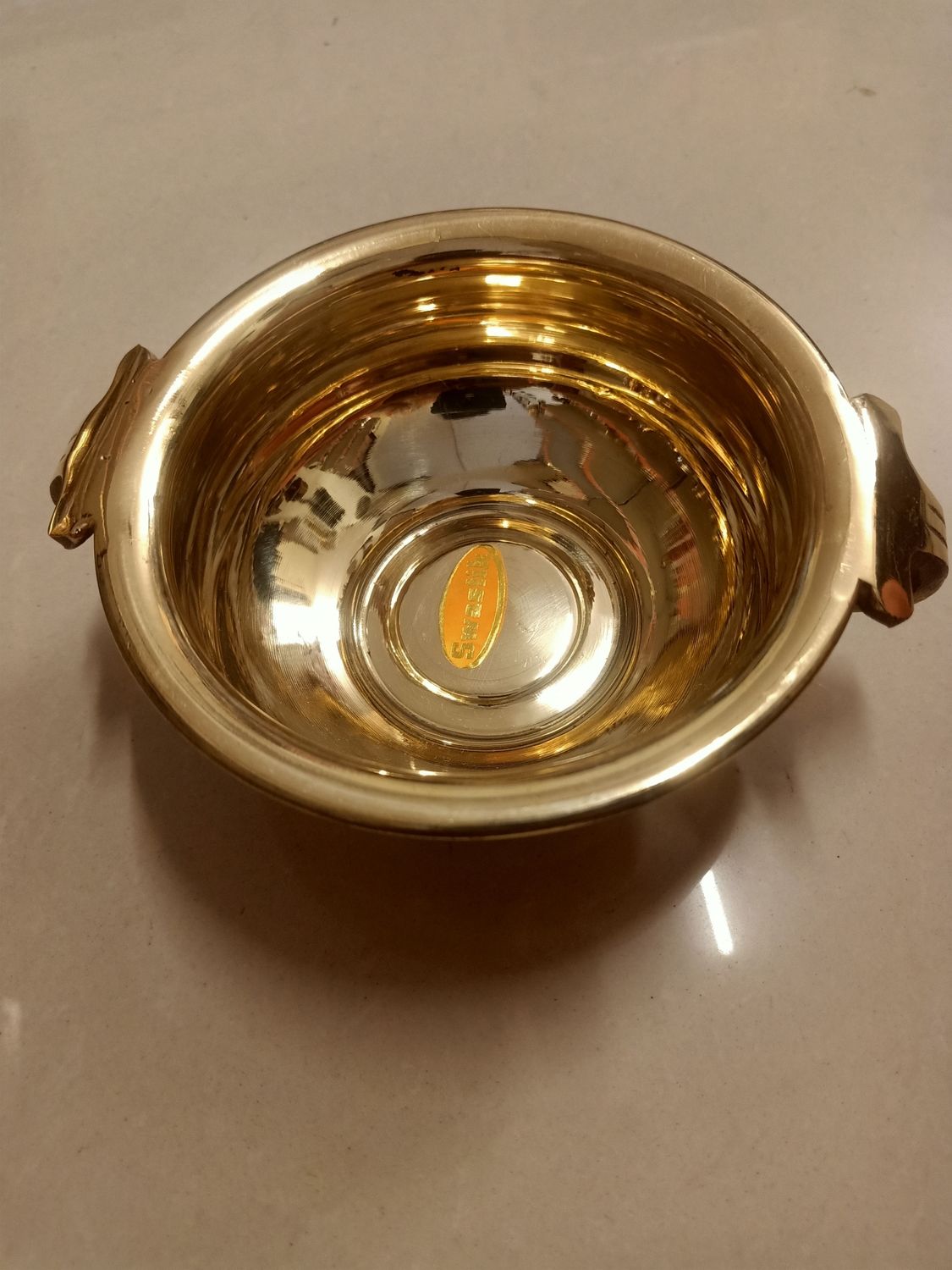 Brass hurli (s) / Uruli