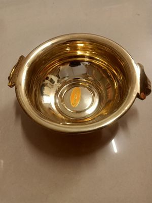 Brass hurli (s) / Uruli