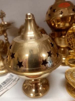 Brass diya with lid