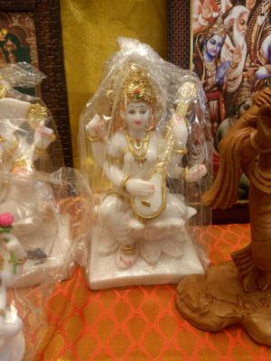 Swaraswathi idol (B)