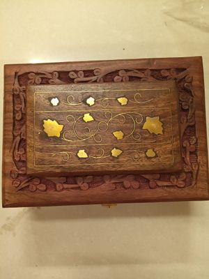 Wooden box (1)