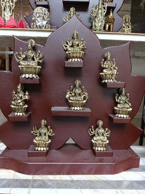 Asthalakshmi set with stand (LT)