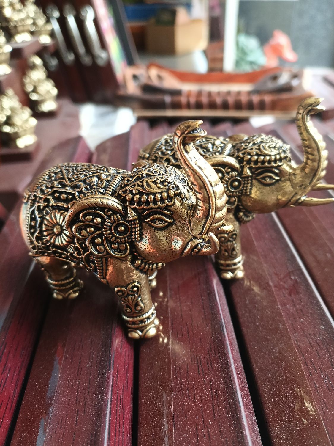 Elephants pair (LT)