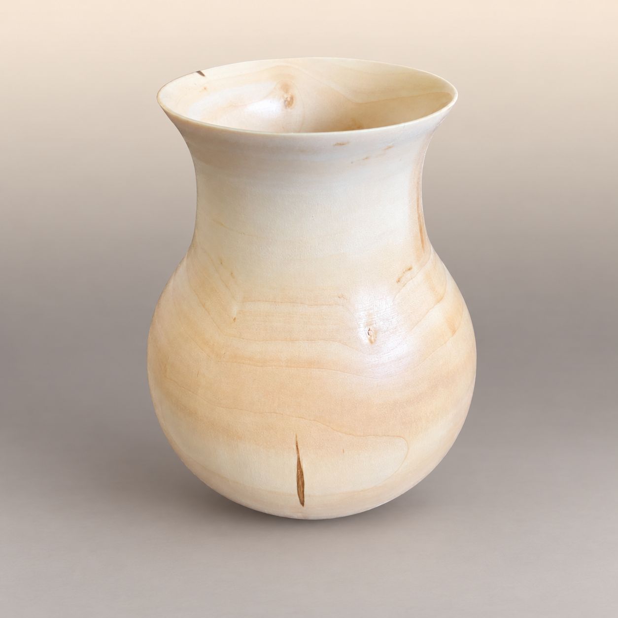 Vase aus Apfelbaum