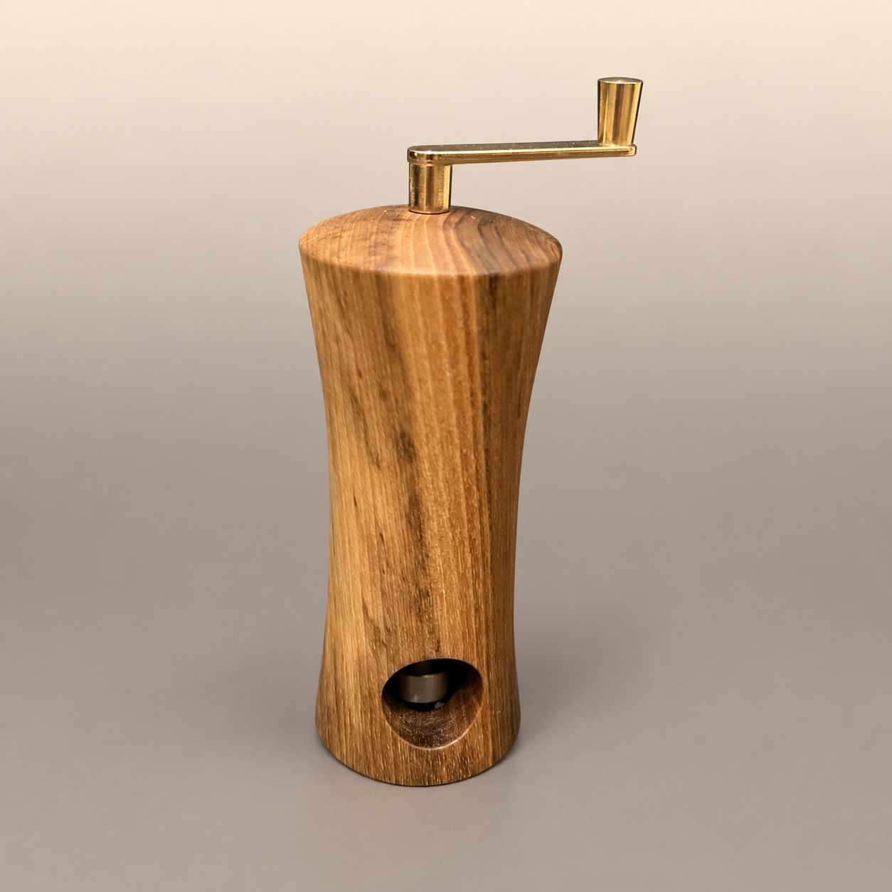 Muskatmühle aus Nussbaum (13 cm)
