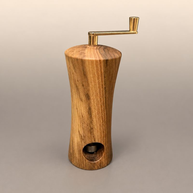 Muskatmühle aus Nussbaum (13 cm)