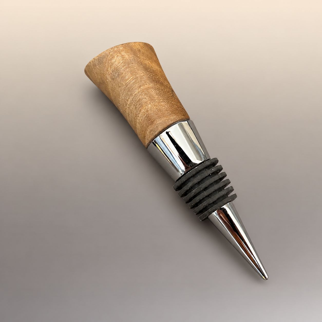 Flaschenverschluss aus Nussbaum Flaschenverschluss aus Nussbaum