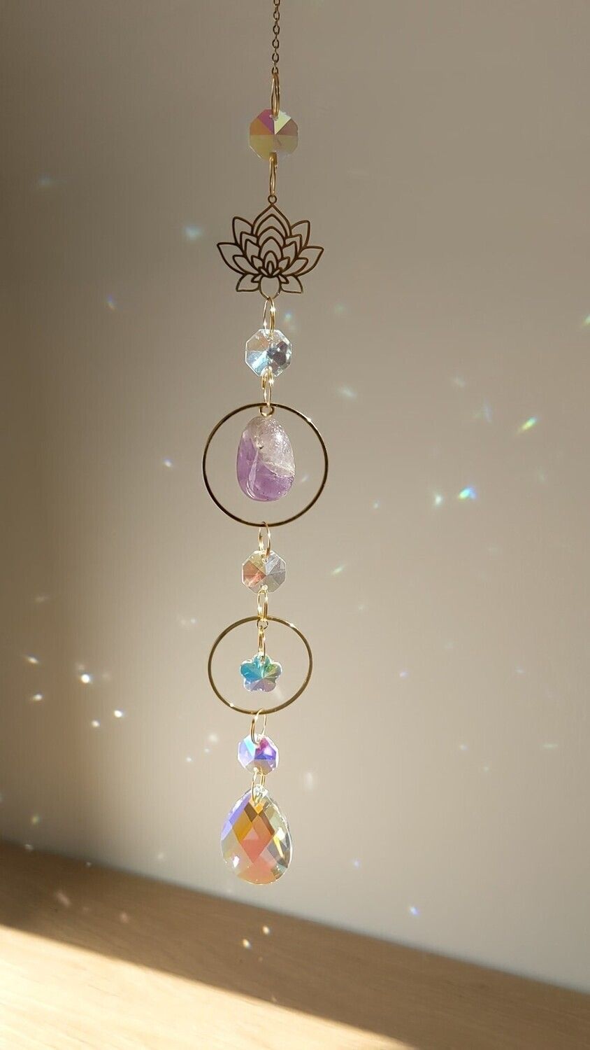 Attrape soleil minéraux "lotus et Améthyste"