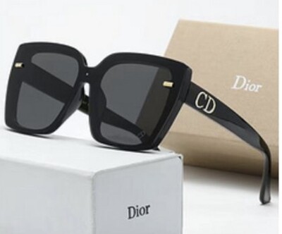 Black D sunglasses