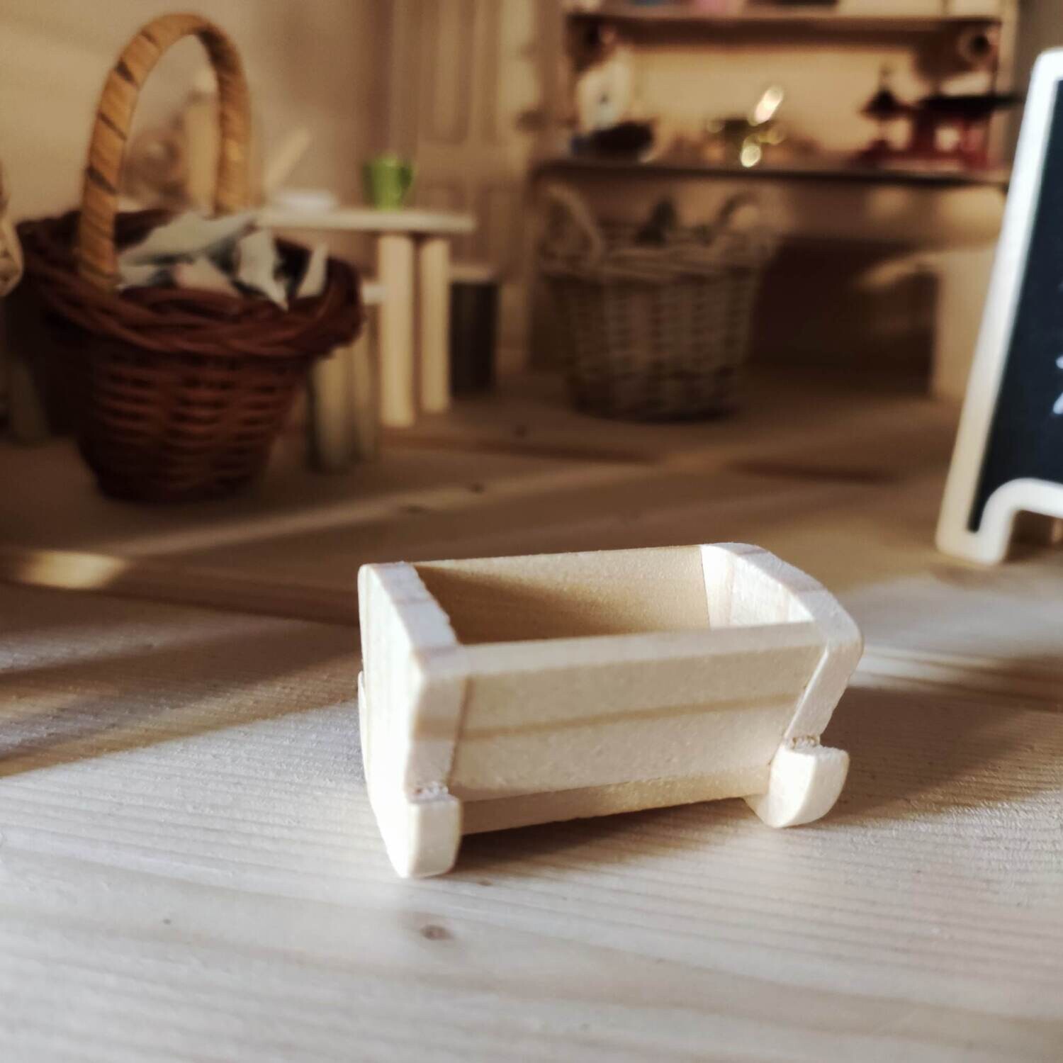 Kleine Holzwiege. Miniatur Möbel. Wichteltür Zubehör. Dekoartikel