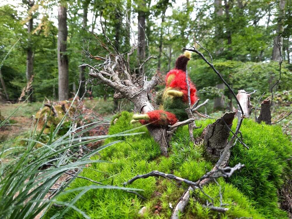 Gefilztes Naturwesen Moosi. Wichtelwald. Wolle. Dekoartikel