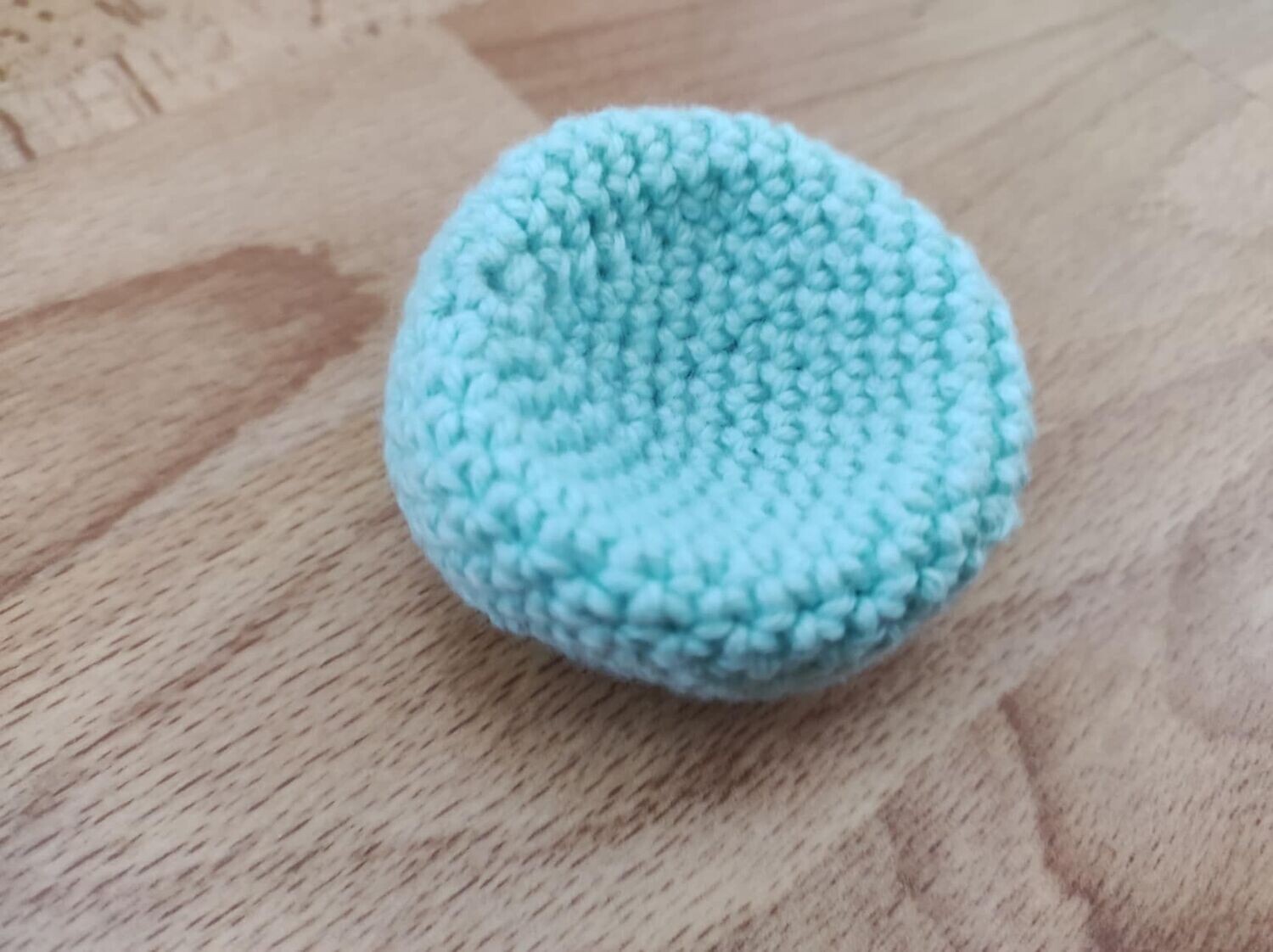 Miniatur Sitzkissen 5 cm. Häkelkissen Hellblau. Wichteltür Zubehör. Feentür. Dekoartikel