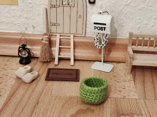 Miniatur Häkelkorb. Grün. Wichteltür Zubehör. Wichtelwelt. Dekoartikel
