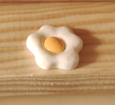 Miniatur Spiegelei, 2 cm - Wichteltüren Zubehör. Dekoartikel