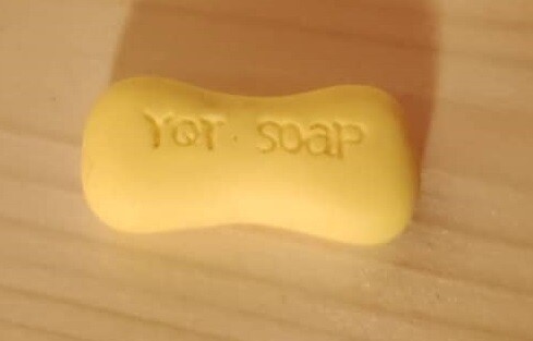 Miniatur Seife gelb - Soap. - Wichteltür Zubehör. Dekoartikel