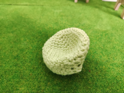 Miniatur Sitzkissen 5 cm. Häkelkissen Mintgrün. Wichteltür Zubehör. Feentür. Baumwolle. Dekoartikel