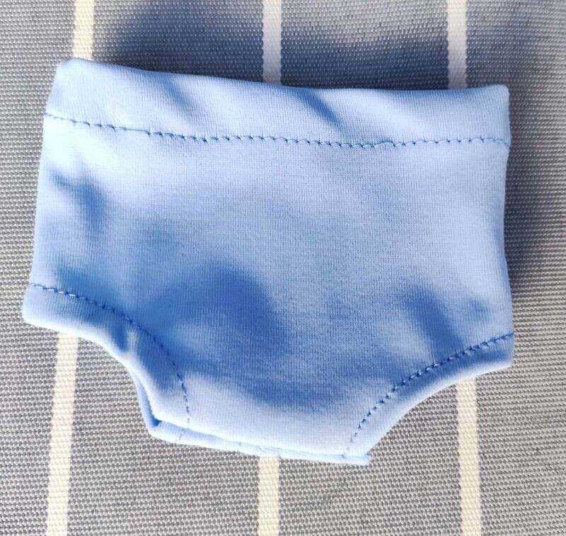 Badehose hellblau (für 23 cm Bären). Dekorartikel. Gebraucht Badehose hellblau (für 23 cm Bären). Dekorartikel. Gebraucht