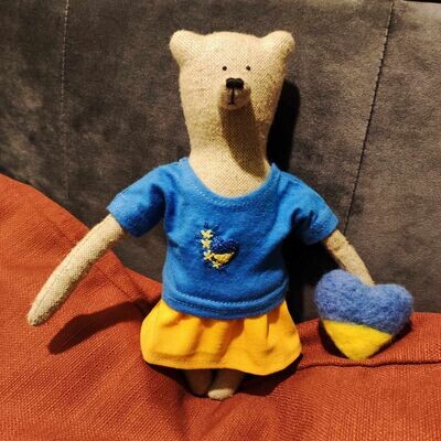 Blaues T-Shirt mit Stickerei. Herz Ukraine Blau Gelb.  Baumwolle. Gebraucht