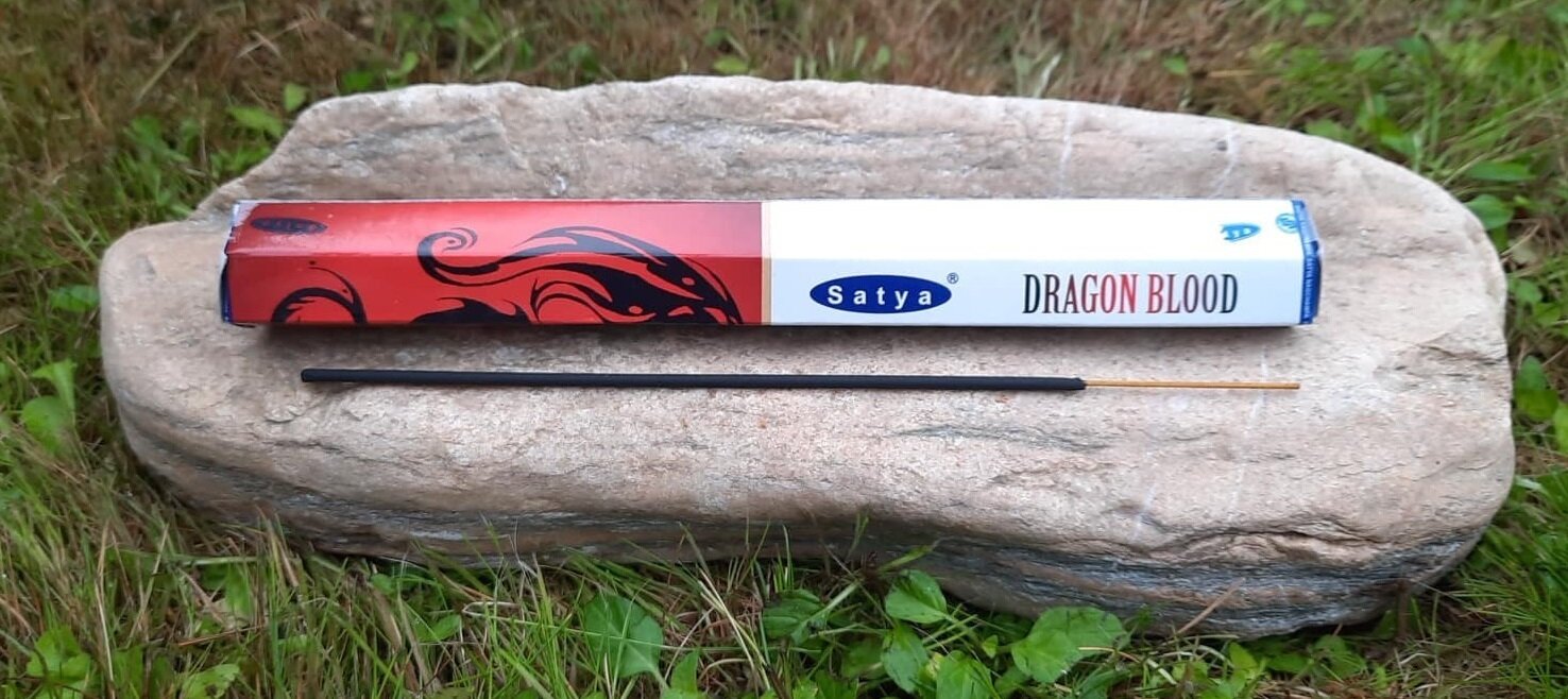 Satya Dragon Blood hexa Räucherstäbchen