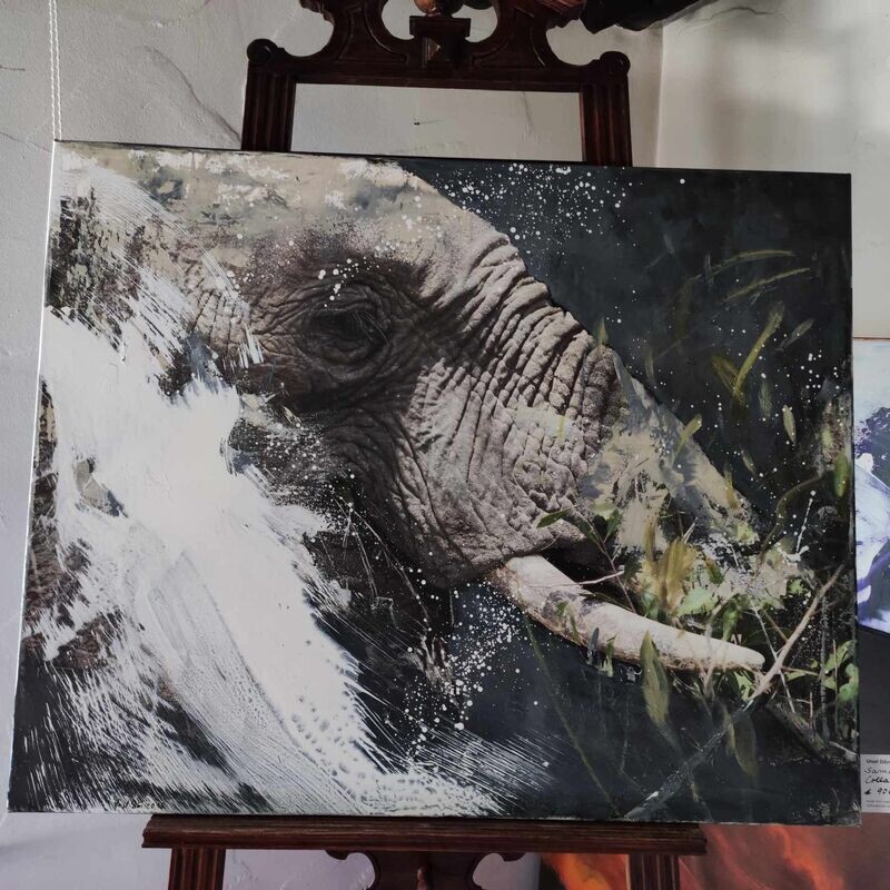 Elefant Samuel. Krafttier Collage Acryl von Ursel Dörr Elefant Samuel. Krafttier Collage Acryl von Ursel Dörr