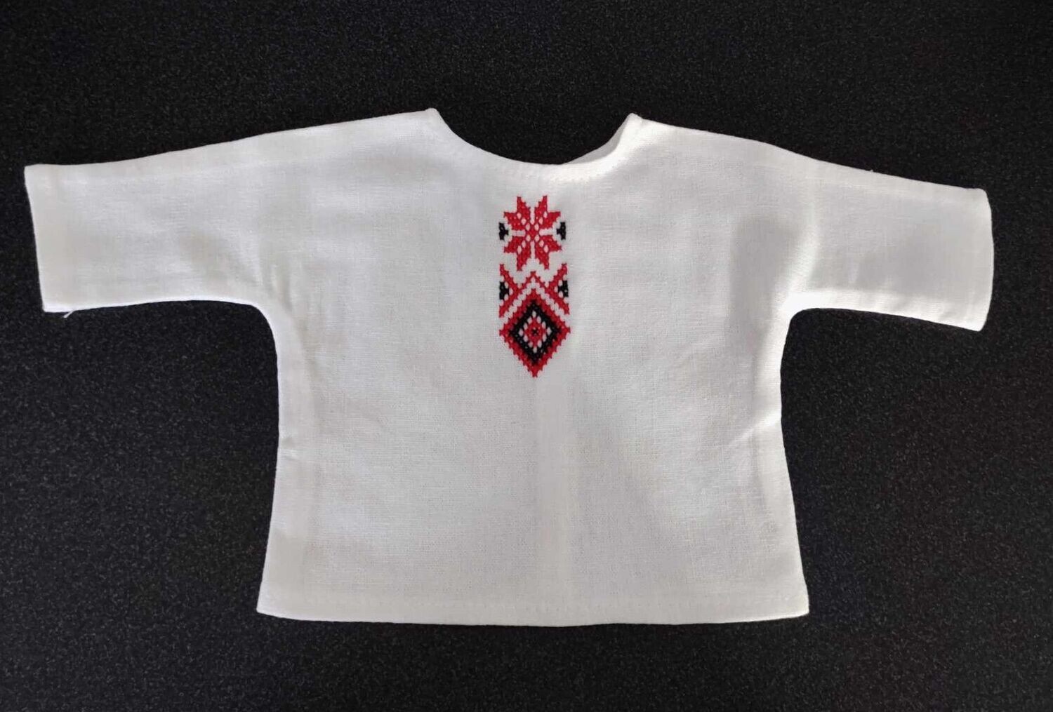 Gesticktes Shirt Vyshyvanka weiß - rot/schwarz bestickt fuer 40 cm Baeren
