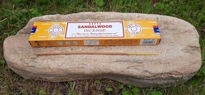 Satya Sandalwood/ Sandelwood Räucherstäbchen 15 g Satya Sandalwood/ Sandelwood Räucherstäbchen 15 g