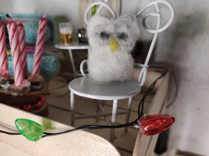 Gefilzte Mini Eule. Filzeule. Wichteltür Zubehör. Miniaturen Wolle. Puppenhaus. Dekoartikel