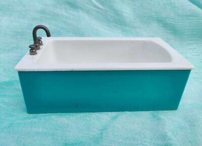 Vintage Puppenstuben Badewanne. Dekoartikel Vintage Puppenstuben Badewanne. Dekoartikel