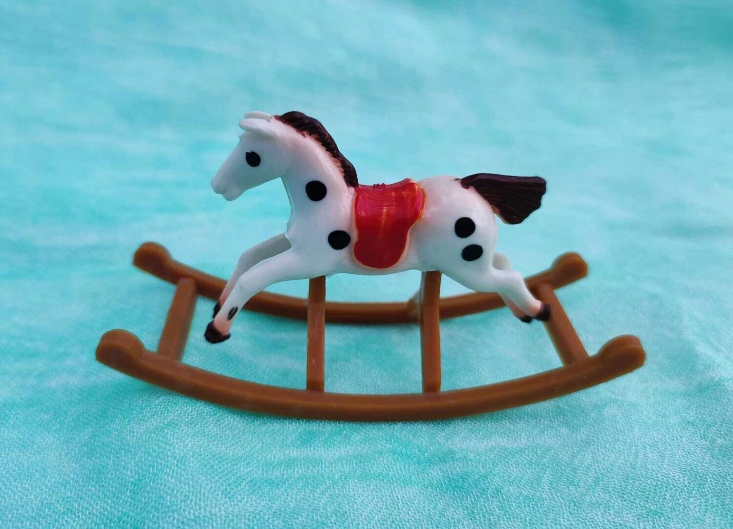 Vintage Schaukelpferd für Wichteltür und Puppenstube. Dekoartikel