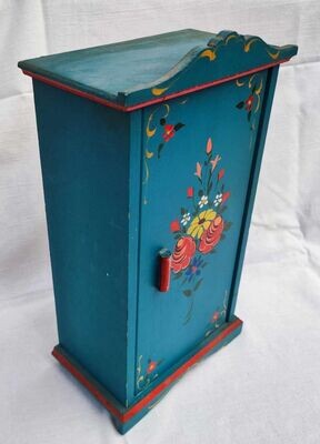 Vintage Puppenstuben Bauernschrank bemalt groß. Dekoartikel Vintage Puppenstuben Bauernschrank bemalt groß. Dekoartikel