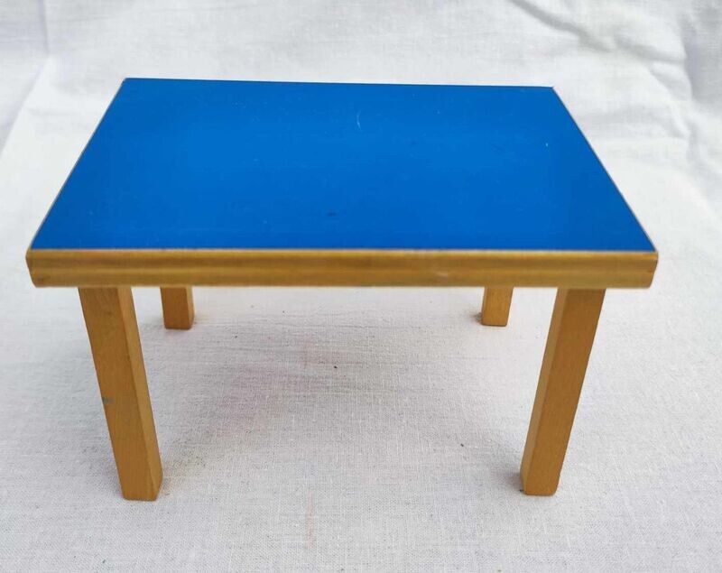 Vintage Puppenstuben Tisch Blau. Dekoartikel Vintage Puppenstuben Tisch Blau. Dekoartikel