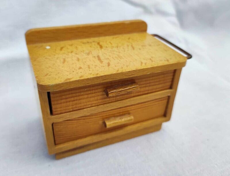 Vintage Küchenschrank für Wichteltür und Puppenstube. Dekoartikel