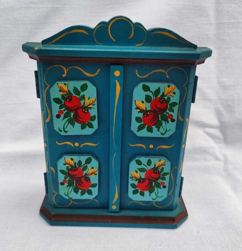 Vintage Puppenstuben Bauernschrank bemalt. Dekoartikel Vintage Puppenstuben Bauernschrank bemalt. Dekoartikel