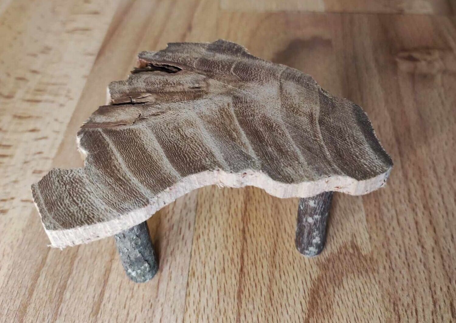 Miniatur Tisch. Wichteltür Zubehör. Ecktisch. Dekoartikel