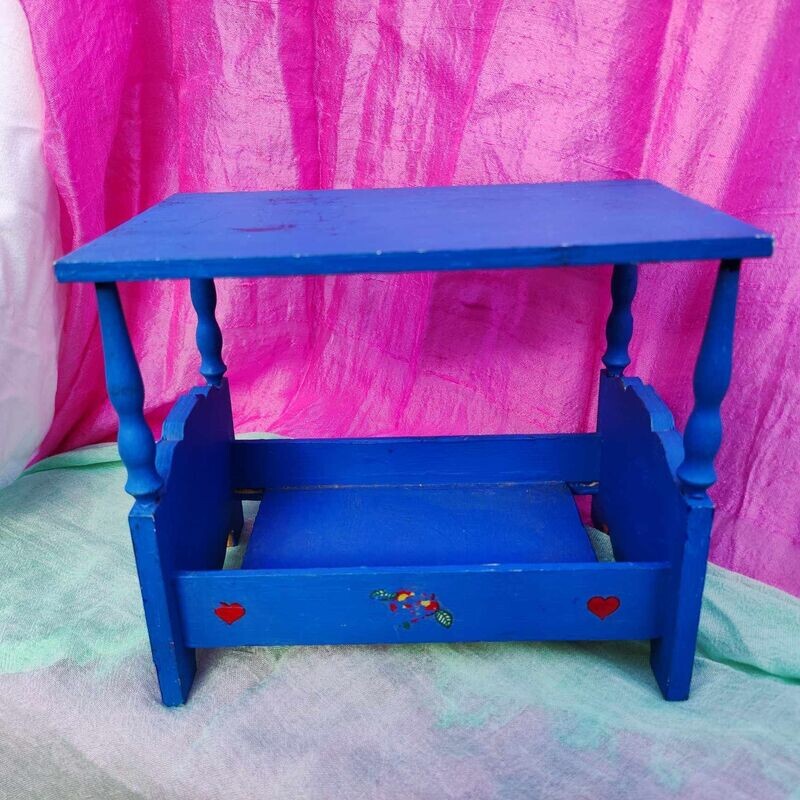 Vintage Himmelbett blau. Bett Puppenstube. Dekoartikel Vintage Himmelbett blau. Bett Puppenstube. Dekoartikel